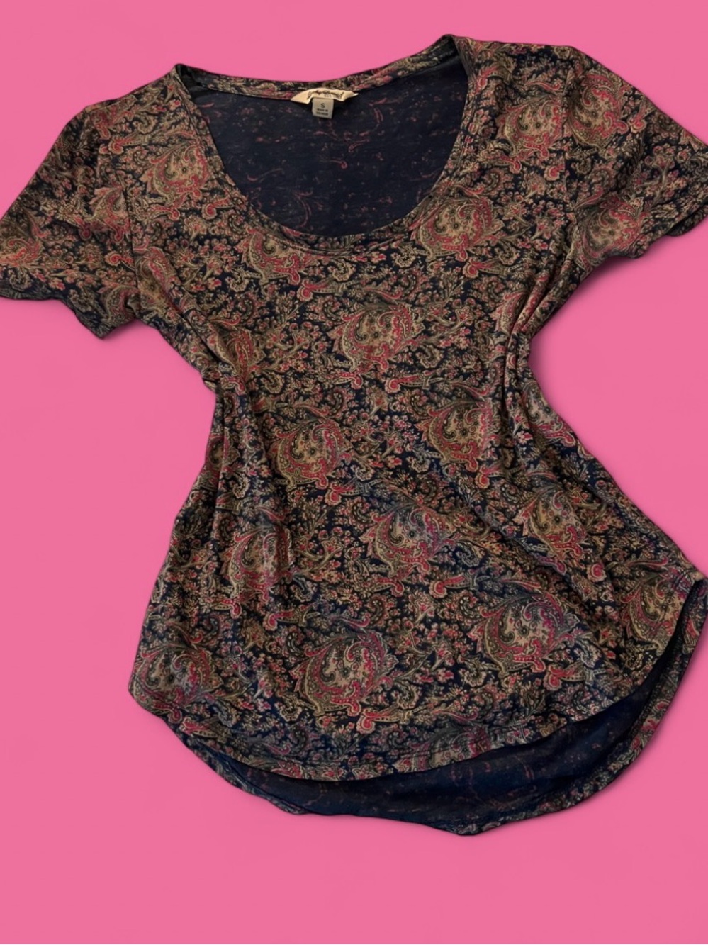 Women's Paisley Scoop Neck Short Sleeve Top - Navy & Pink Luck Brand S